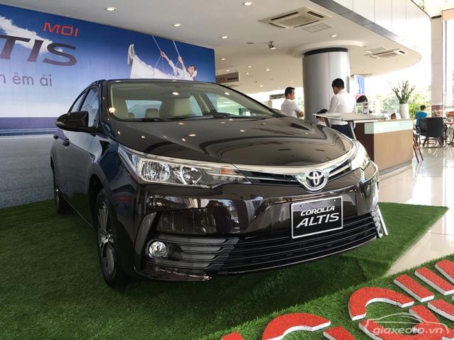 Giá xe Corolla Altis mới 2018 tại Toyota Giải Phóng